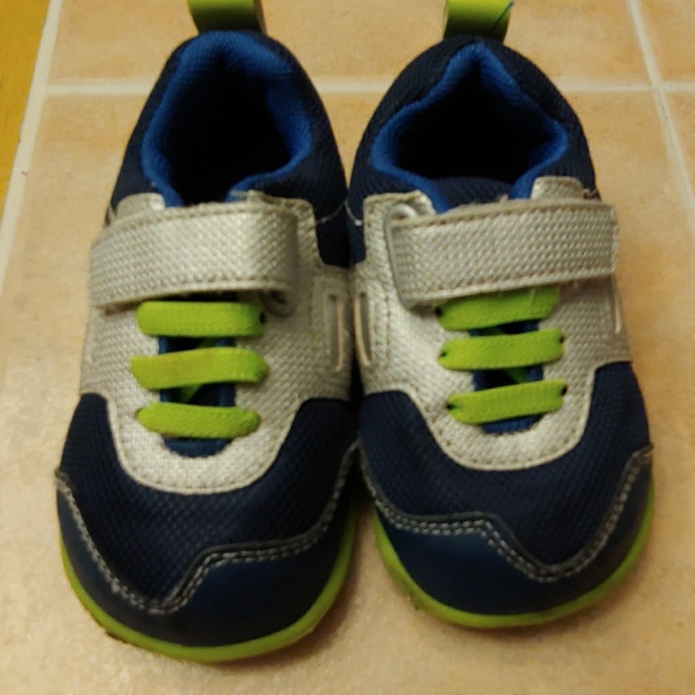 See Kai Run runners toddler boys shoes size 5